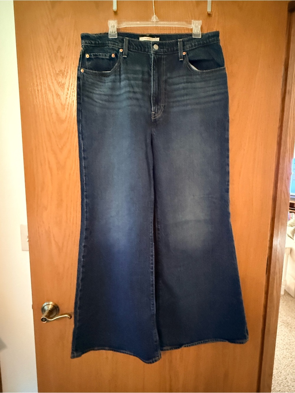Levi’s Ribcage Bell - 33”x32” - Picture 3 of 5